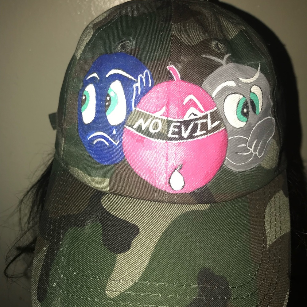 Hand painted - Picture 2 of 5